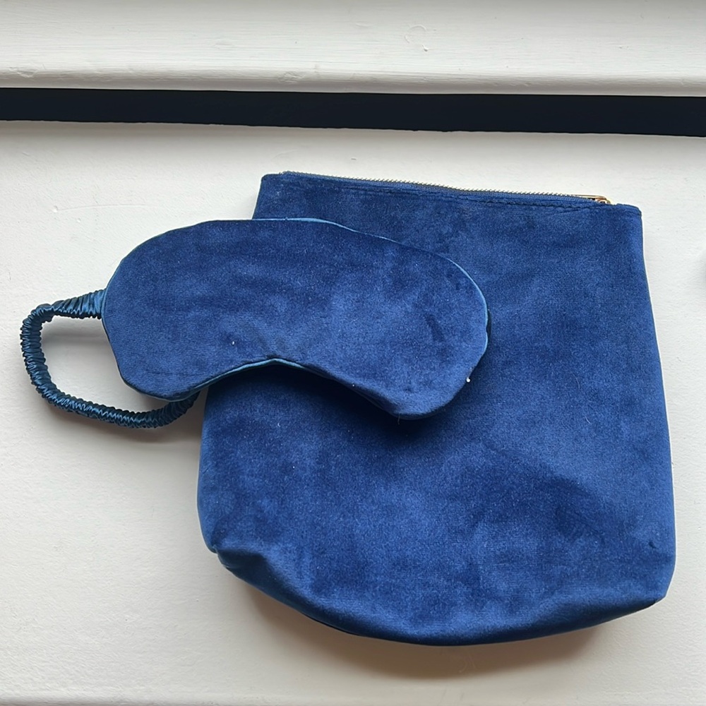 Aromatherapy pouch and eye sleep mask